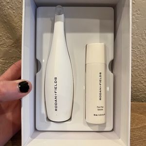 Rodan and Fields Pore Cleaning System